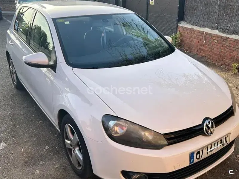 Usado VW Golf VII Advance 105 CV (77 kW) 2013 Blanco Berlina