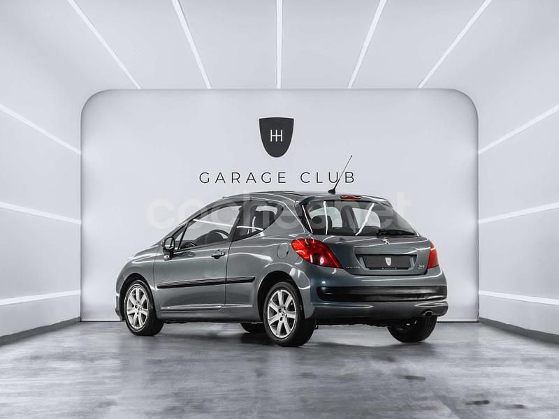 Usado Peugeot 207 Sport 90 CV (66 kW) 2007 Gris / plata Berlina