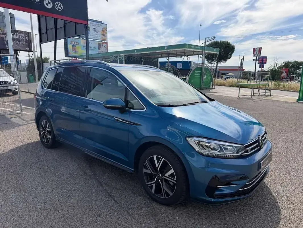 Usado VW Touran Sport 150 CV (110 kW) 2021 Azul Monovolumen