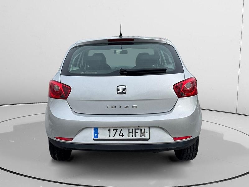 Usado Seat Ibiza Style 105 CV (77 kW) 2010 Blanco Utilitario