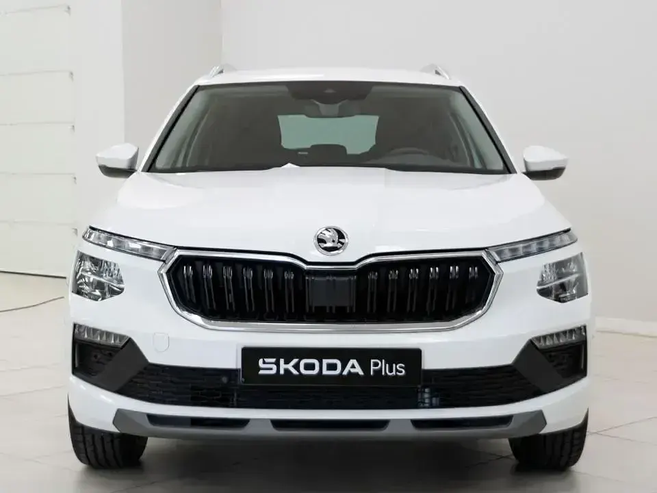 Usado Skoda Kamiq Selection 115 CV (84 kW) 2025 Blanco SUV