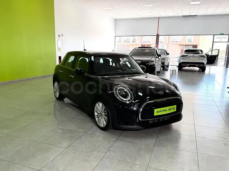Usado Mini Cooper 136 CV (100 kW) 2023 Negro Utilitario