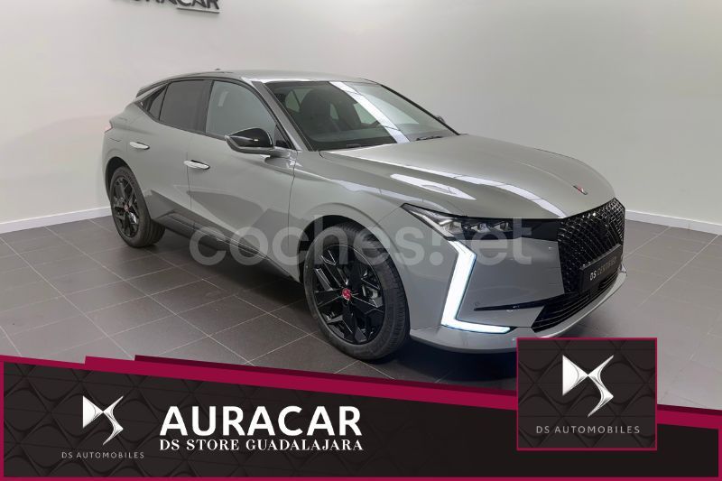Gris Usado 2024 DS Automobiles DS4 Performance Berlina | 29.650 € (Precio justo) - Imagen 1/4