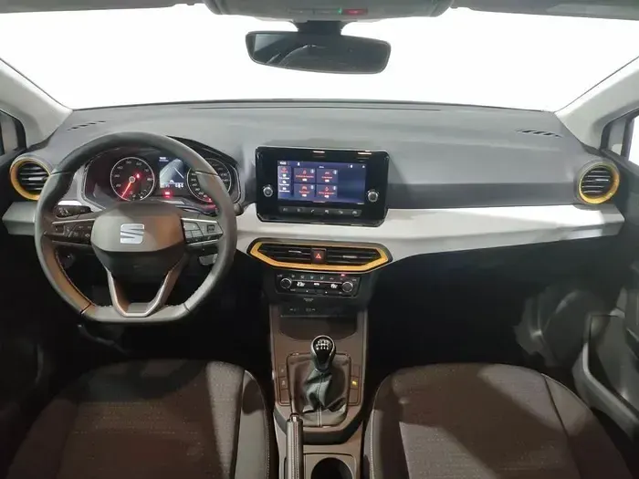 Usado Seat Ibiza Style 110 CV (80 kW) 2022 Blanco Utilitario