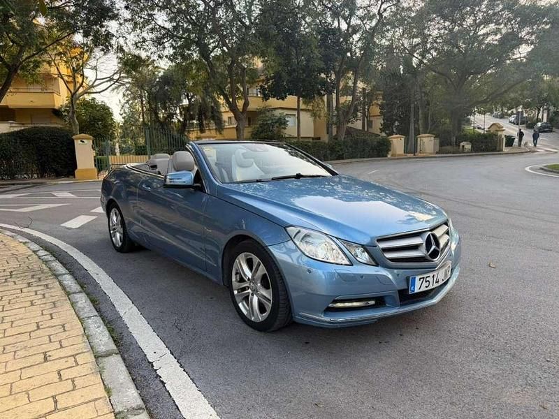 Usado Mercedes E250 204 CV (150 kW) 2011 Azul Descapotable