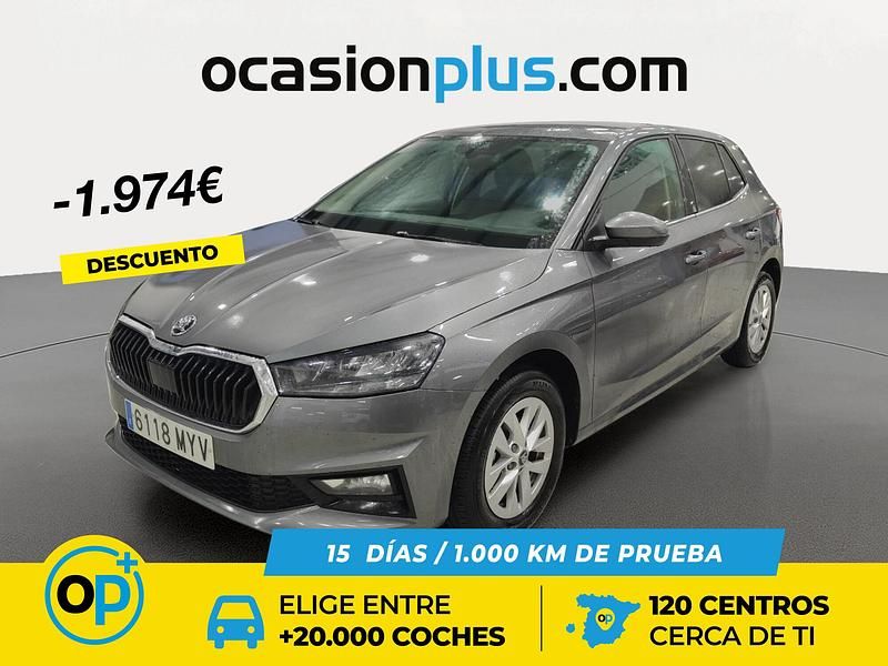 Usado Skoda Fabia Selection 95 CV (69 kW) 2025 Gris Berlina