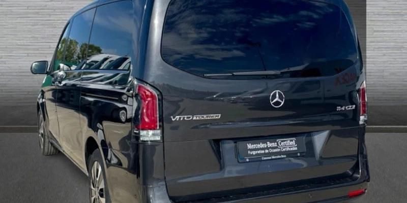 Usado Mercedes Vito 136 CV (100 kW) 2024 Grisnegro Van