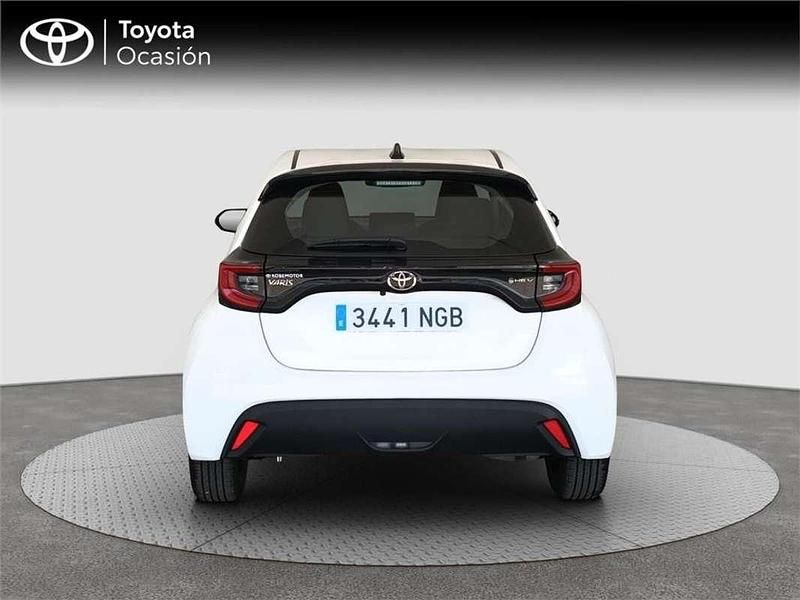 Usado Toyota Yaris Hybrid Active 116 CV (85 kW) 2025 Monovolumen
