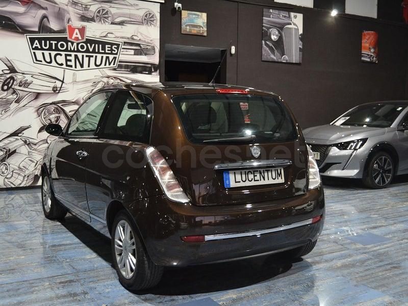 Usado Lancia Ypsilon 95 CV (69 kW) 2009 Marrón Utilitario
