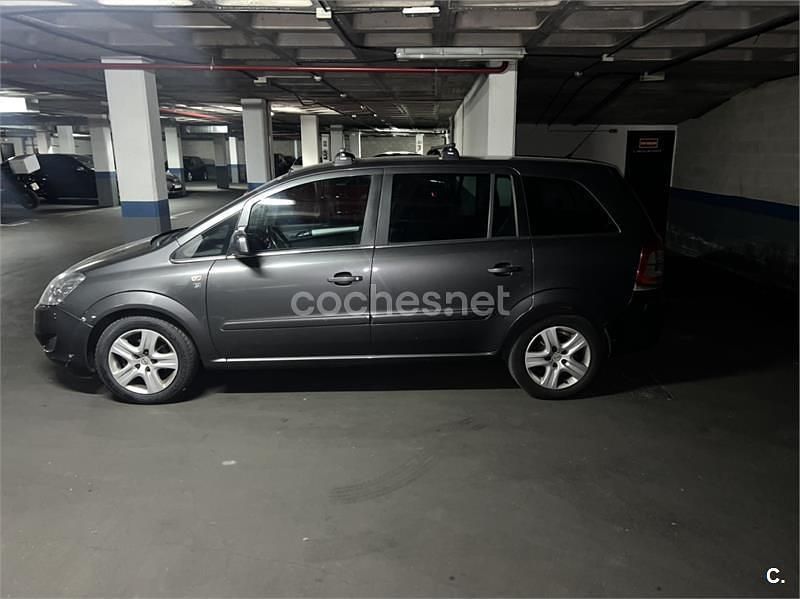 Usado Opel Zafira 140 CV (102 kW) 2010 Gris / plata Monovolumen
