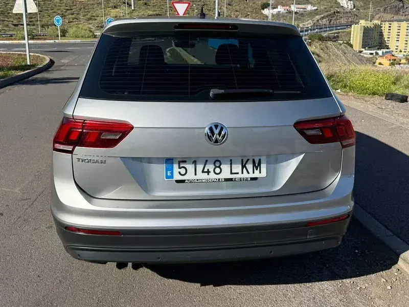 Usado VW Tiguan Advance 150 CV (110 kW) 2020 Gris / plata SUV
