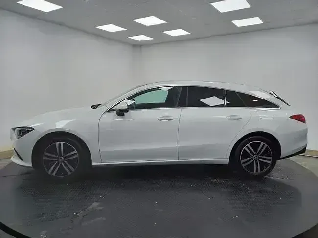 Usado Mercedes CLA250e Business 218 CV (160 kW) 2021 Blanco Coupe