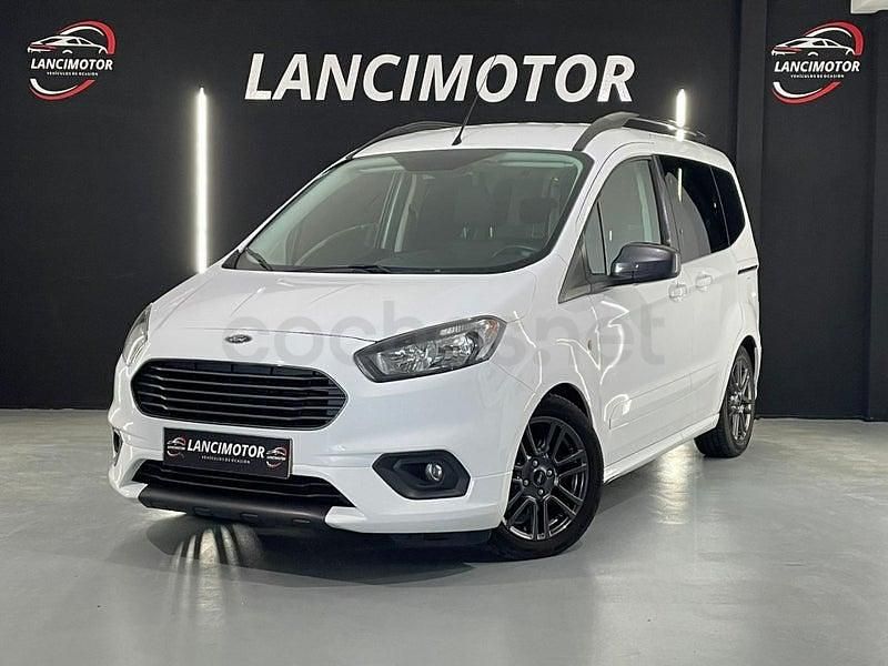 Usado Ford Tourneo Courier Titanium 100 CV (73 kW) 2022 Blanco Monovolumen