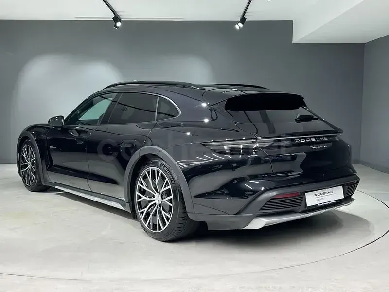 Usado Porsche Taycan 4 Cross Turismo Cross Turismo 319 kW (435 CV) 2025 Eléctrico Familiar