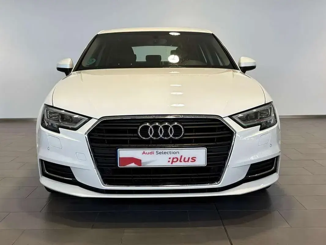 Usado Audi A3 Sportback Design 116 CV (85 kW) 2019 Blanco Utilitario
