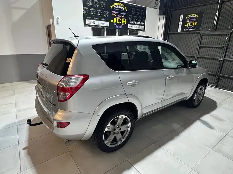 Usado Toyota RAV4 Executive 150 CV (110 kW) 2010 Gris / plata SUV
