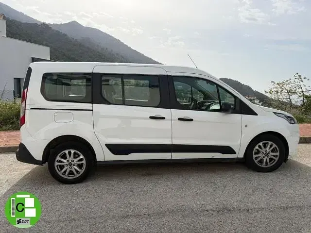 Usado Ford Tourneo Trend 120 CV (88 kW) 2021