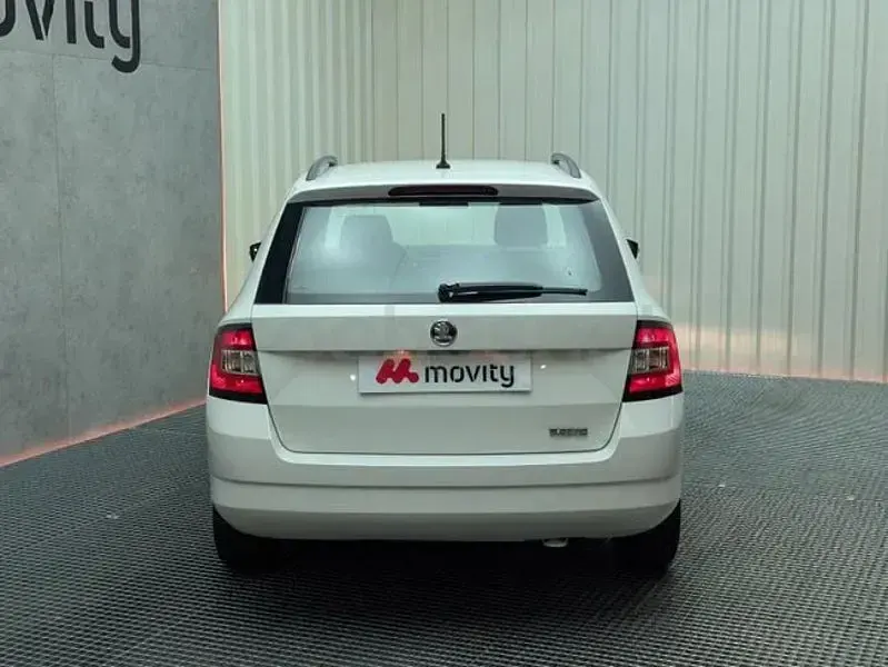 Usado Skoda Fabia Ambition 90 CV (66 kW) 2016 Blanco Familiar