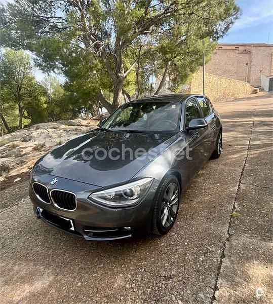 Usado BMW 118 Sport Line 143 CV (105 kW) 2012 Gris / plata Utilitario