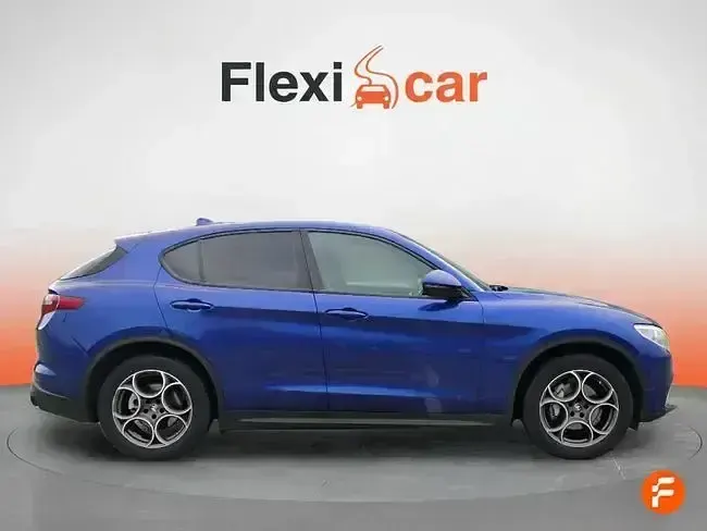 Usado Alfa Romeo Stelvio Sprint 200 CV (147 kW) 2022 Azul SUV