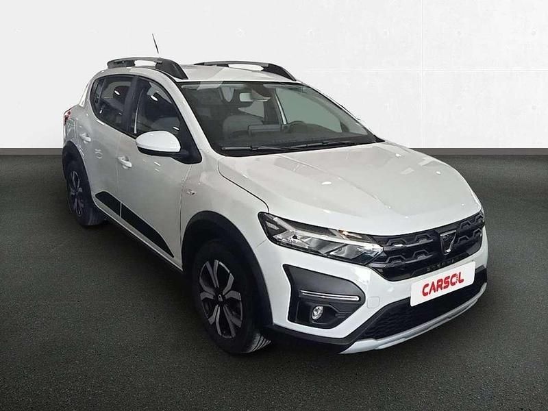 Usado Dacia Sandero Comfort 91 CV (66 kW) 2022 Blanco Utilitario