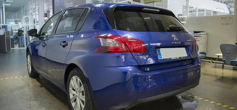 Usado Peugeot 308 Style 110 CV (80 kW) 2020 Bleu magnetic Berlina