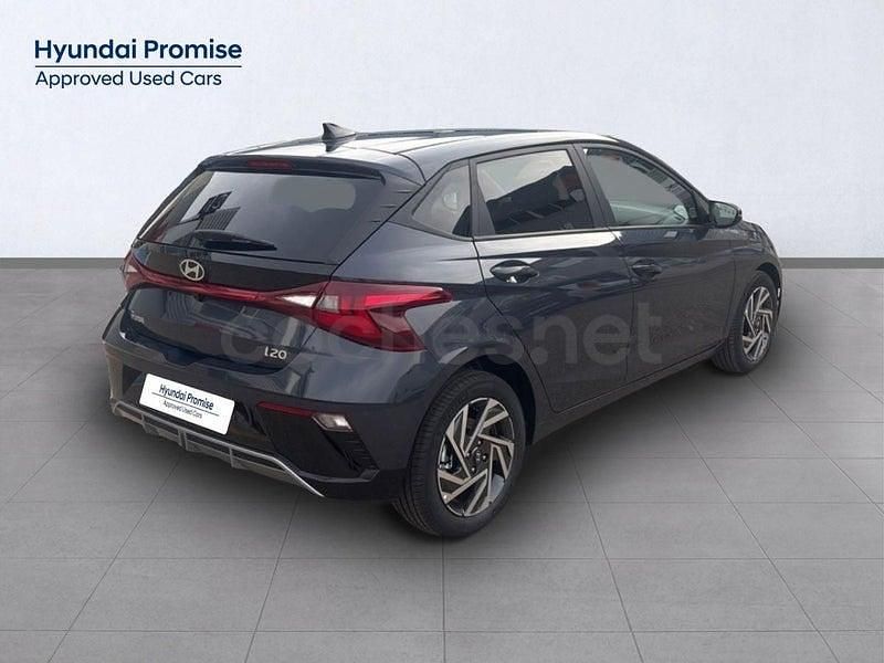 Nuevo Hyundai i20 100 CV (73 kW) 2025 Gris / plata Utilitario