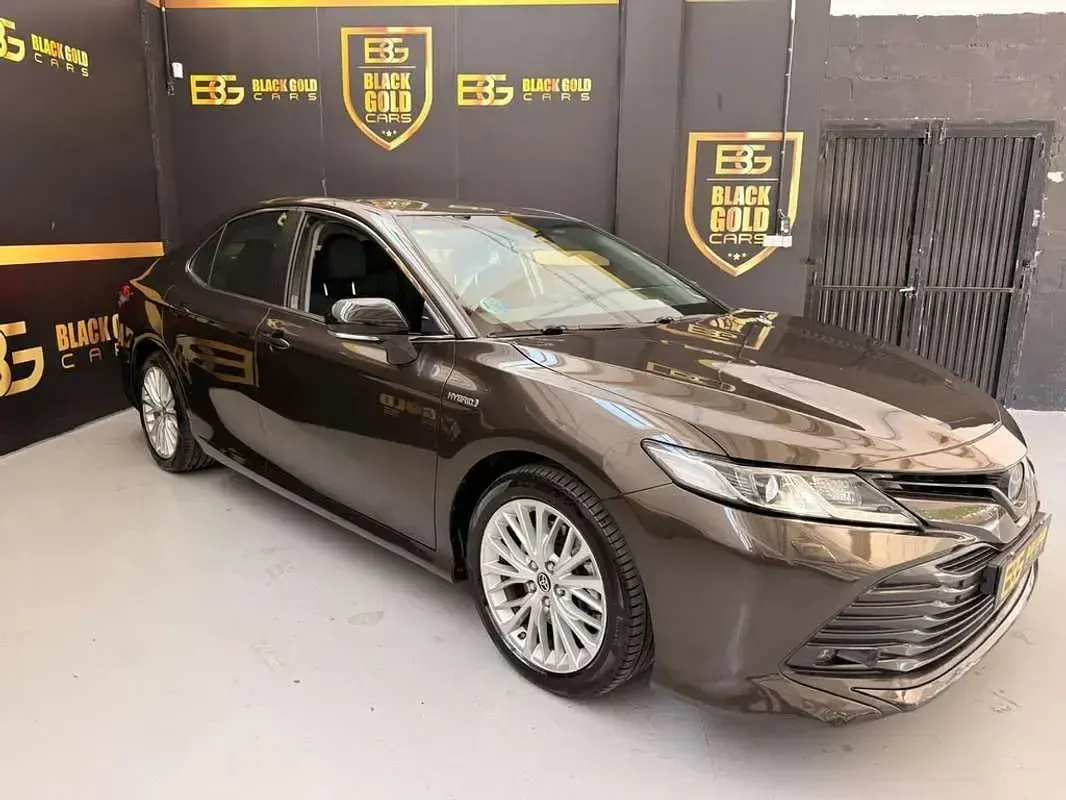 Usado Toyota Camry Advance 218 CV (160 kW) 2020 Marrón Berlina