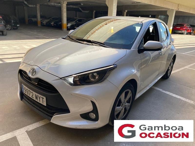 Usado Toyota Yaris Hybrid Active 116 CV (85 kW) 2025 Blanco