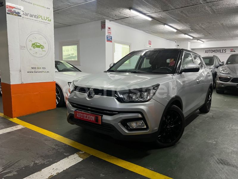Gris / plata Usado 2019 Ssangyong (KGM) Tivoli Limited SUV | 15.490 € - Imagen 1/4