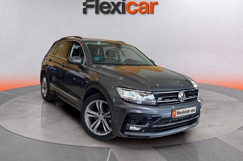 Gris Usado 2020 VW Tiguan R-line Plus SUV | 23.490 € (Precio justo) - Imagen 1/4