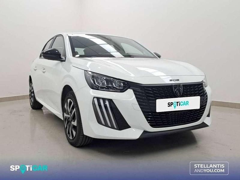 Usado Peugeot 208 Active 101 CV (74 kW) 2024 Blanco Utilitario