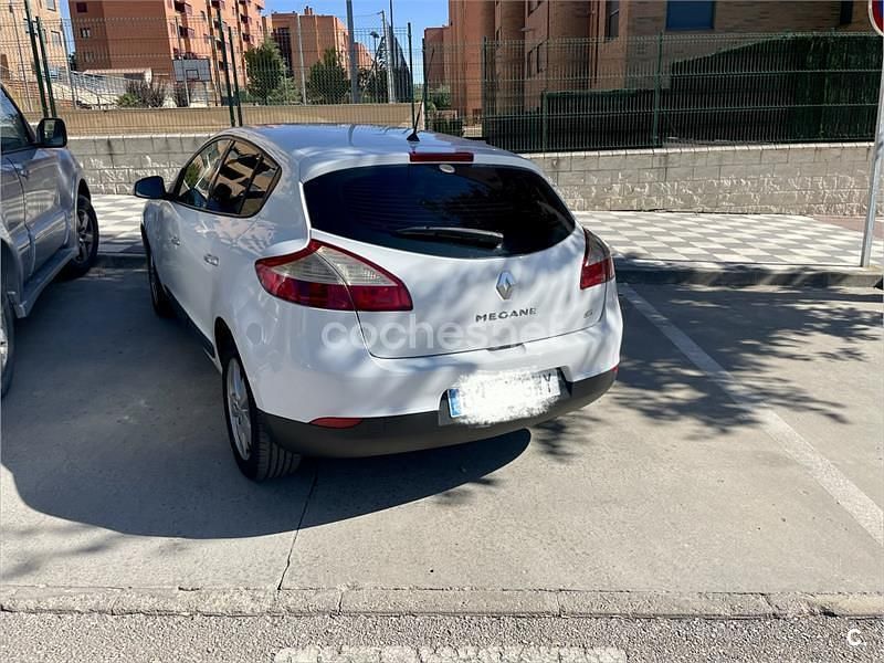 Usado Renault Mégane Business 105 CV (77 kW) 2010 Blanco Berlina