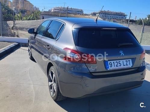 Usado Peugeot 308 Allure 120 CV (88 kW) 2017 Gris / plata Berlina