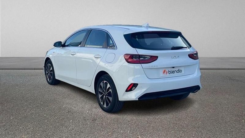 Usado Kia Ceed 100 CV (73 kW) 2025 Blanco Utilitario