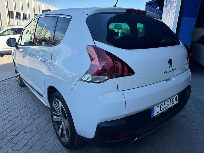Usado Peugeot 3008 Allure 130 CV (95 kW) 2015 Blanco Familiar