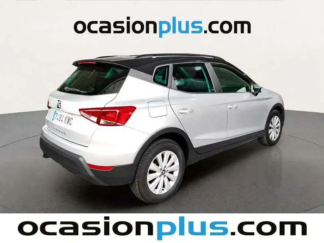 Usado Seat Arona Style 95 CV (69 kW) 2019 Gris SUV