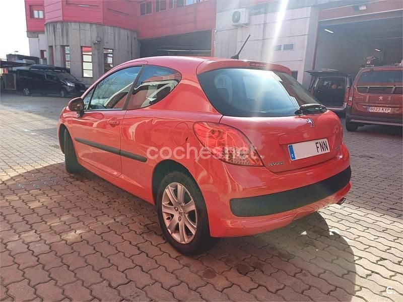 Usado Peugeot 207 GTi 110 CV (80 kW) 2006 Rojo Berlina