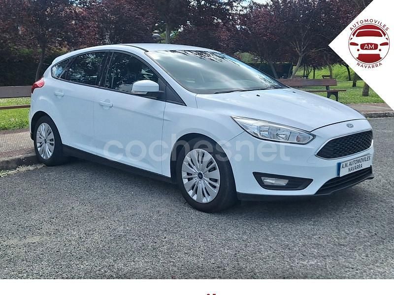 Usado Ford Focus Trend 95 CV (69 kW) 2015 Blanco Berlina