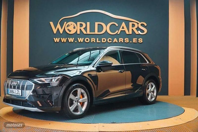 Usado Audi e-tron Ambiente 300 kW (408 CV) 2022 Negro SUV