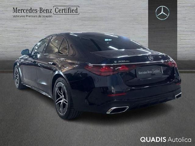 Usado Mercedes E300 AMG line 313 CV (230 kW) 2025 Azul náutico