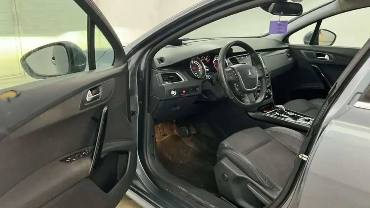Usado Peugeot 508 Allure 200 CV (147 kW) 2013 Gris Berlina