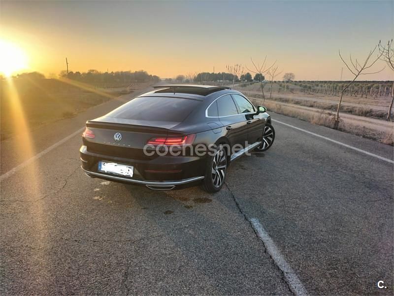 Usado VW Arteon R-line 150 CV (110 kW) 2018 Negro Utilitario