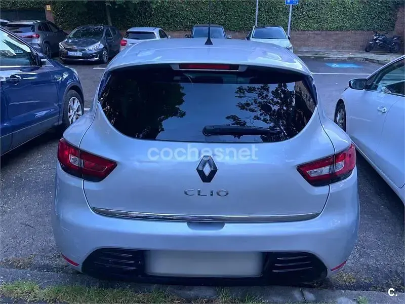 Usado Renault Clio IV LIMITED 90 CV (66 kW) 2018 Gris / plata Berlina