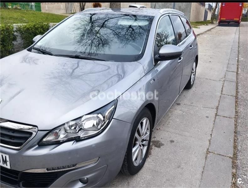 Gris / plata Usado 2016 Peugeot 308 SW Access Familiar | 3850 € (Buen precio) - Imagen 1/2
