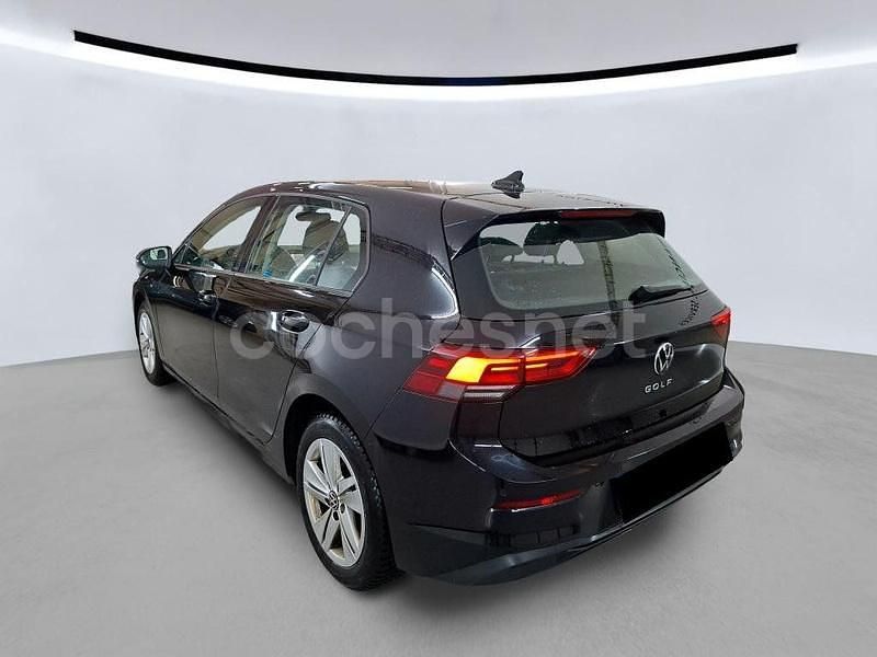 Usado VW Golf VIII Life 110 CV (80 kW) 2022 Negro Berlina