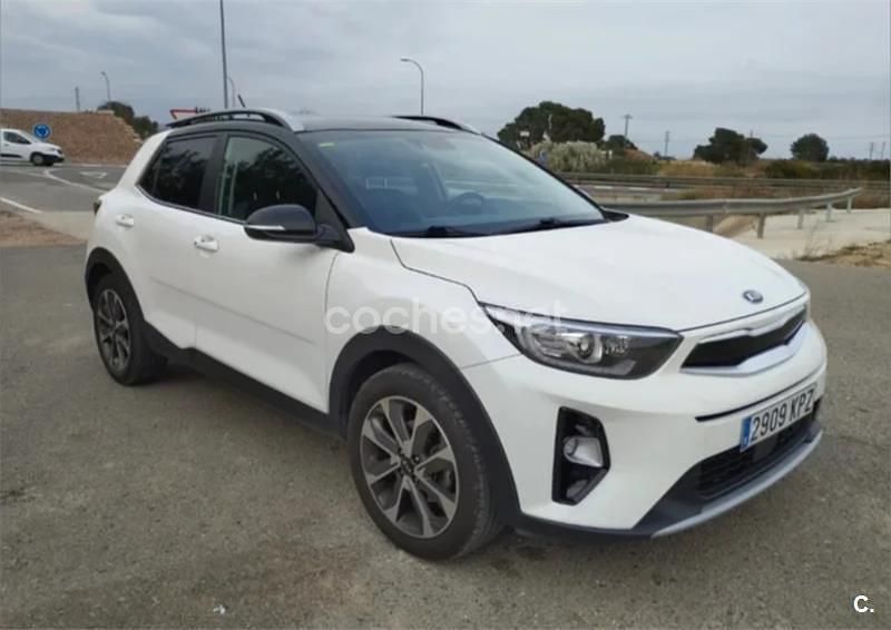 Usado Kia Stonic 110 CV (80 kW) 2018 Blanco SUV
