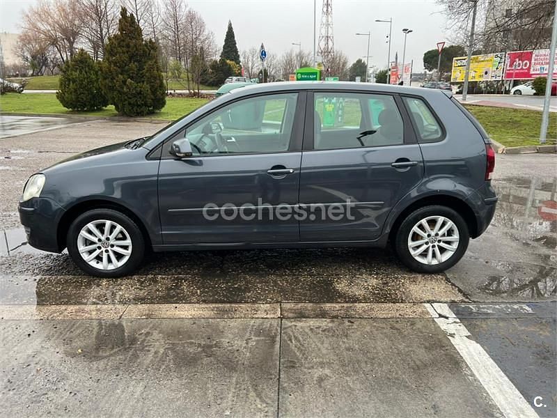 Usado VW Polo Highline 80 CV (58 kW) 2007 Gris / plata Berlina