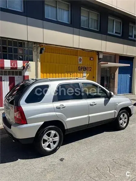 Usado Kia Sportage LX 142 CV (104 kW) 2008 Gris / plata SUV