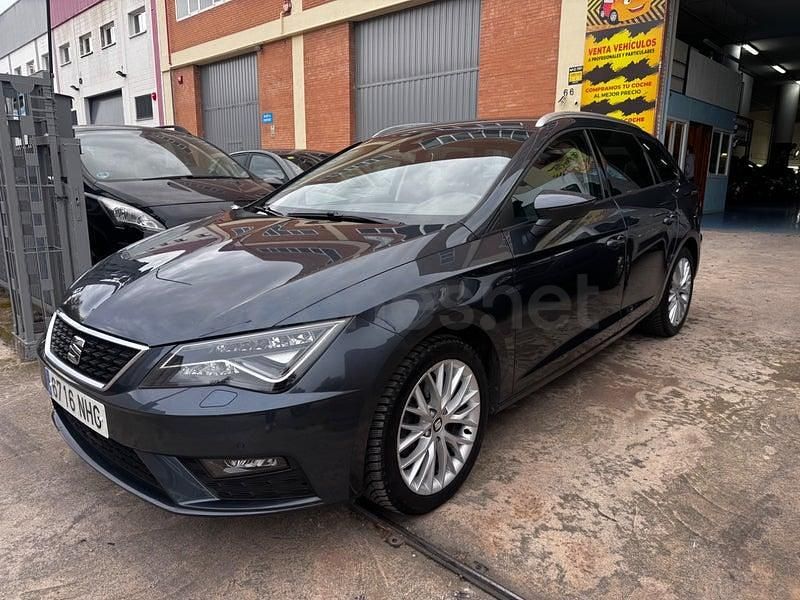 Usado Seat Leon XCELLENCE 150 CV (110 kW) 2020 Gris / plata Familiar